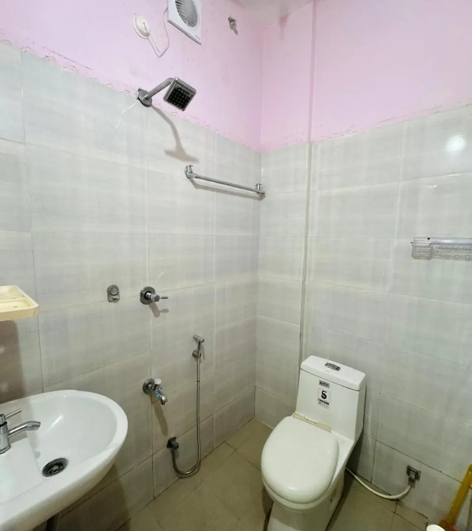 Savitham Apartment And Lodge Rental Kollam 0*,